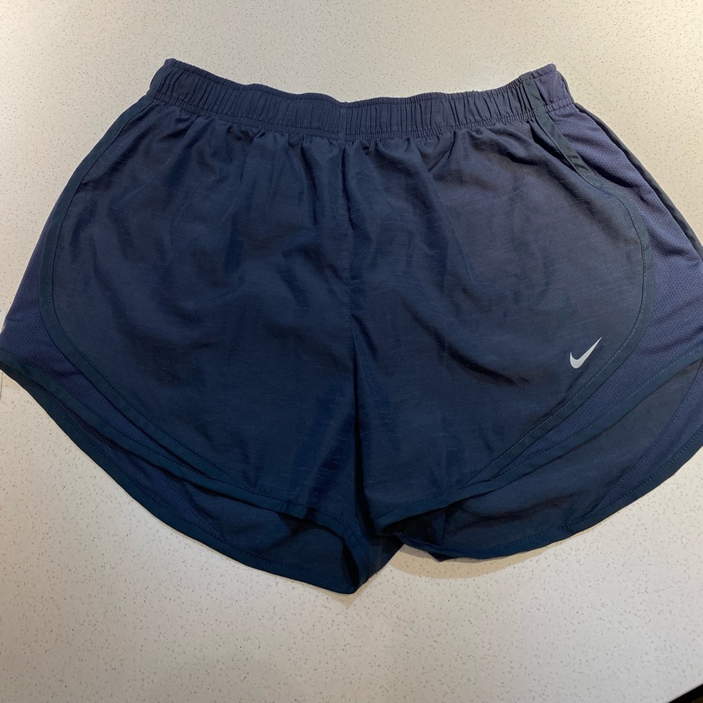 Nike size large women’s running shorts